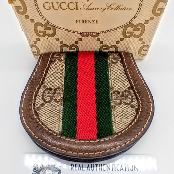 Gucci Handbags - Auth. Gucci Coin Purse Signature Collection